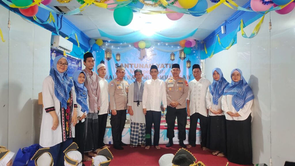 Yayasan Kubah Rahmatan Indonesia Santuni 50 Yatim Dhuafa Lingkungan di Acara Maulid Nabi