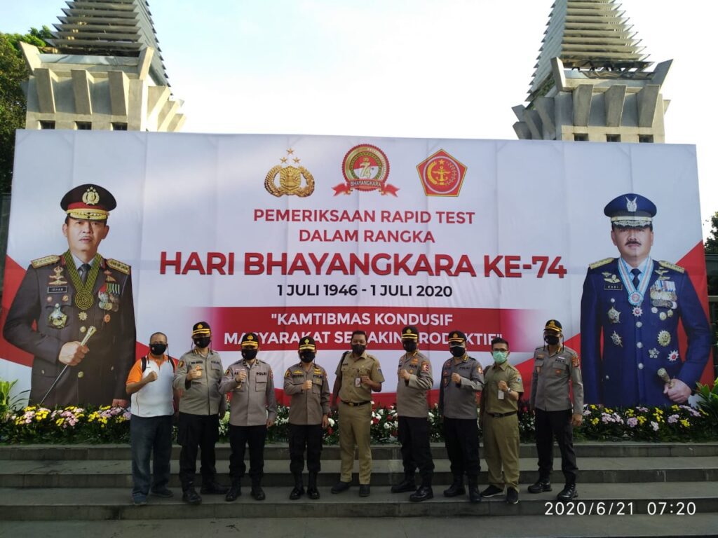Bhakti Sosial Hari Bhayangkara ke 74, Polda Metro Jaya Laksanakan Test Rapid Gratis di CFD Gelora Bung Karno Senayan Jakarta