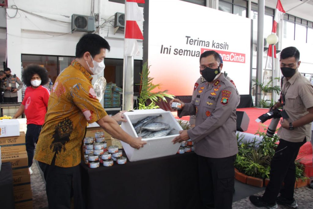 70.000 Ikan Olahan dan 5000 Sembako dibagikan ke Masyarakat Jakarta Berdampak Covid19