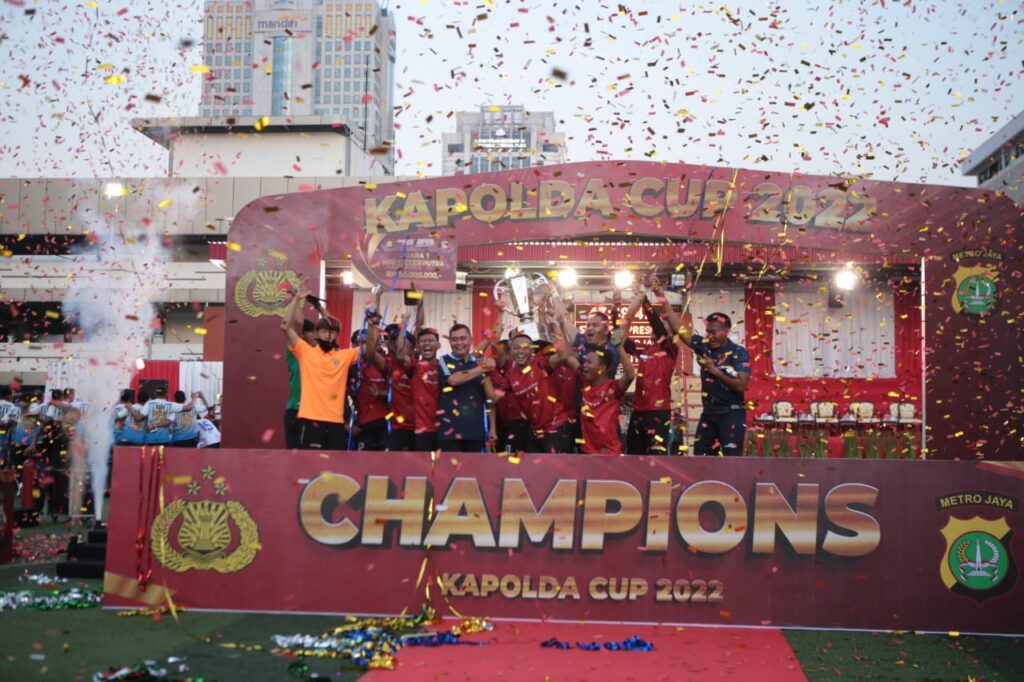 Kapolda Metro Jaya menutup kejuaraan Kapolda Cup tahun 2022 dalam rangka HUT Bhayangkara ke 76