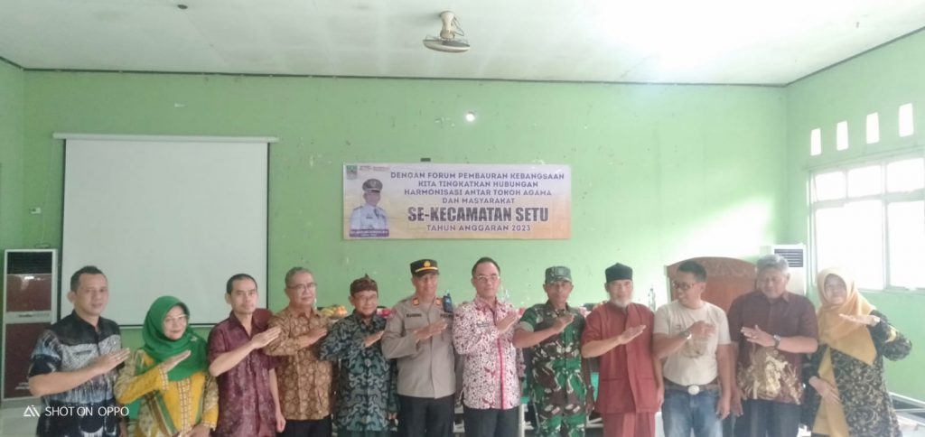 Camat Setu Joko Dwijatmoko Kukuhkan Pengurus FPK Kecamatan Setu Kabupaten Bekasi