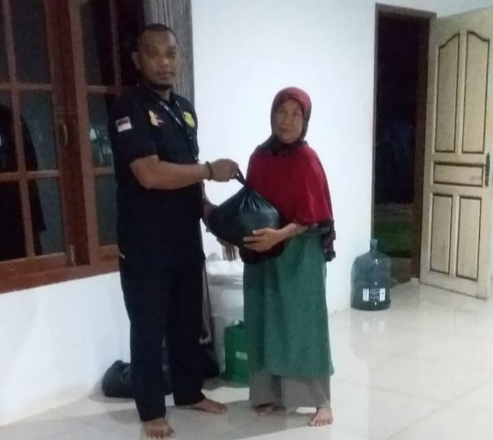 PT Wiratama Persada Mandiri Menyalurkan bantuan beras kepada masyarakat di 4 Kecamatan, sebanyak 390 Paket,